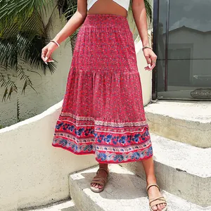 Damen Bohemian Gesmokte Hohe Taille Gestufter Midi Rock Rot Blumen Paisley Print Rayon Ethnisch A-Linie Strandrock