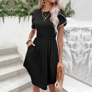 Robe T-Shirt Décontractée à Manches Courtes Pour Femmes Avec Bord Festonné Poches Robe Trapèze Été Col Rond Couleur Unie