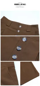 Détail du pantalon en crêpe marron café avec boutons marbrés et passants de ceinture