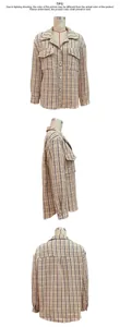 Dettaglio cardigan in tweed scozzese con bottoni di perle e tasche sul petto retrò