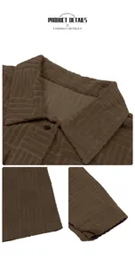 Détail de la texture en velours côtelé marron avec boutons et un col à revers élégant