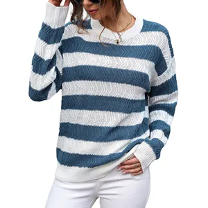 Maglione in maglia a righe blu e bianche da donna con girocollo per l'autunno
