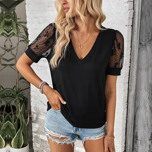 T-shirt femme été col V avec manches bouffantes en dentelle et broderie papillon