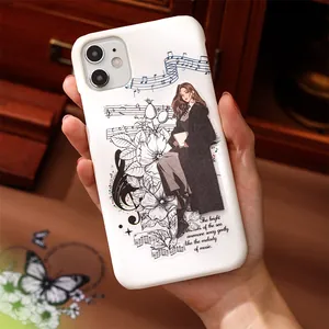 Coque iPhone blanche artistique avec étudiante en magie vintage et collage floral