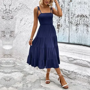 Dunkelblaues Sommer-Stufenkleid mit gerafftem Oberteil und Bindeträgern für Damen
