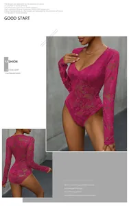 Détails de la dentelle sur ce body fuchsia à manches longues et décolleté en V