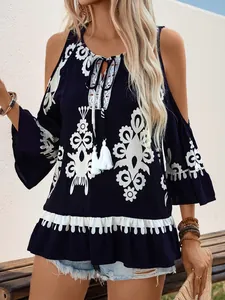 Damen Boho-Bluse in Marineblau mit Schulterfrei-Schnitt, Stickerei und weißen Quasten