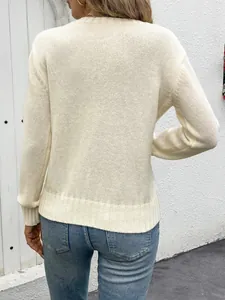 Pull en maille crème minimaliste pour femmes avec col rond et ourlet côtelé, vue arrière