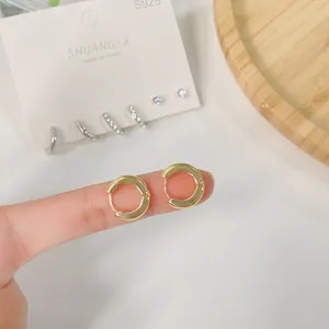 Dreiteiliges vergoldetes Creolen-Set mit Zirkonia und Nadeln aus S925-Silber