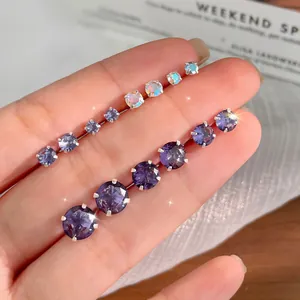 Orecchini a Bottone Minimalisti in Zircone Viola Rotondi Con Perno in Argento Sterling 925 Gioielli con Chiusura a Vite a Spirale per Donna