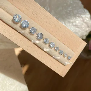 Orecchini a perno classici con zirconia bianca in cinque misure da 3mm a 7mm da donna