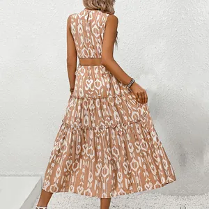 Robe midi bohème à imprimé dos nu avec découpe à la taille et jupe à volants