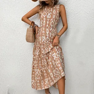 Robe longue bohème sans manches à imprimé floral et jupe à volants pour l'été