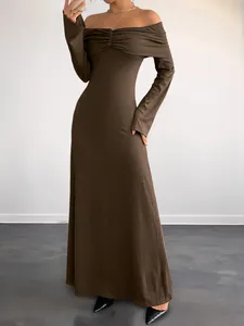 Elegant off-the-shoulder slim fit long dress in dark brown ribbed knit fabric