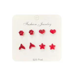 Festliches rotes Ohrstecker-Set mit Katzenpfoten-, Herz- und Sterndesign und 925er Silberstift