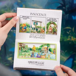 Nastro PET fiabesco con illustrazioni di baite nel bosco e piccoli animali
