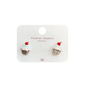 Kawaii Cupcake-Ohrringe mit Erdbeere und silberner Basis für Damen