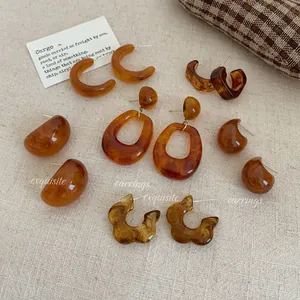 Vintage Amber Resin Irregular Stud Earrings With 925 Sterling Silver Earring Post French Tortoiseshell Style Geometric Earrings For Women Jewelry