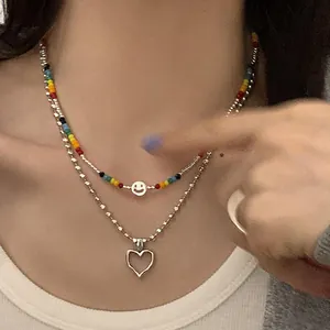 Ensemble de colliers à double rangée avec perles smiley colorées et pendentif cœur argent