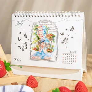 Bureaukalender 2025 met aardbeien thema, juli pagina en leuke illustratie
