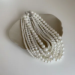 Collier de perles de verre multicouches élégant style vintage français avec fermoir