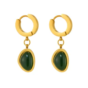 Boucles d'oreilles émeraude plaquées or 18k avec pierres vertes ovales et anneaux