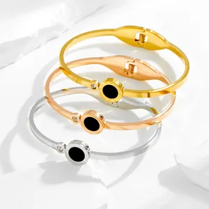 Bracciale Rigido Aperto con Numeri Romani e Disco Nero in Acciaio al Titanio con Strass Oro Rosa Oro Argento Placcato Gioielli Donna