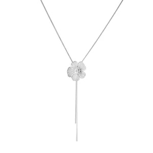 Collar en Y de acero inoxidable plateado con colgante de flor y borlas de cadena larga