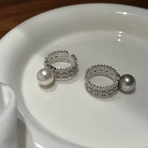Bague ouverte en argent S925 avec micro-pavé de zircons et grande perle ronde élégante