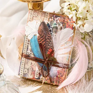 Vintage boho scrapbook papier set met veren kantafwerking en True Love hart hanger