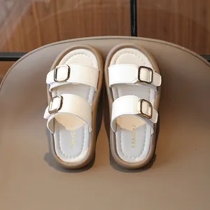 Sandales en cuir blanc pour filles avec boucles dorées réglables et semelles beiges