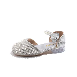 Silberne Mädchen Prinzessin Schuhe mit Perlen und Strass für Partys und Aufführungen