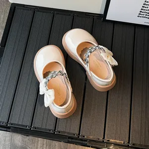 Chaussures Mary Jane beiges pour filles avec strass, nœud et semelle épaisse en gomme