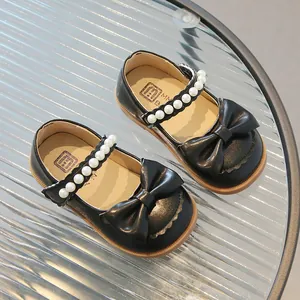 Klassische schwarze Mädchen Mary Jane Schuhe mit Perlenband und großer Schleife