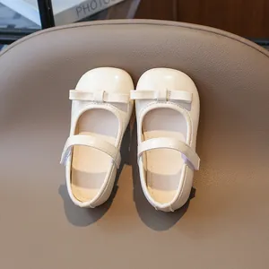 Chaussures Mary Jane beiges pour filles avec nœud décoratif et fermeture velcro