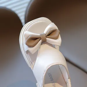 Mädchen Sandalen in Creme mit eleganter Schleife und rutschfester Sohle für den Sommer