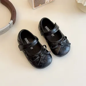 Scarpe Mary Jane classiche nere da bambina in pelle trapuntata con fiocco elegante