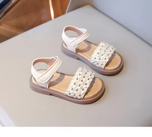Détails de sandales crème pour filles avec fleurs 3D et bride de cheville velcro