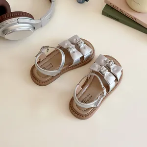 Zilveren zomer sandalen voor meisjes met strass strikken en verstelbare bandjes