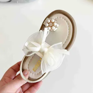 Mädchen Sandalen in Cremeweiß mit Netz-Schleife und Perlen-Strass-Blumendekoration