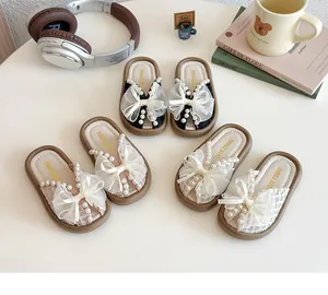 Sandales en dentelle pour fille avec perles et nœuds en organza en noir, rose et blanc