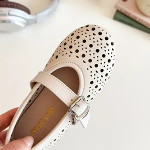 Beige hollow-out Mary Jane princess shoes for girls with elegant perforated patterns