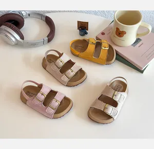 Sandales pour tout-petits aux couleurs acidulées avec doubles brides à boucles rétro