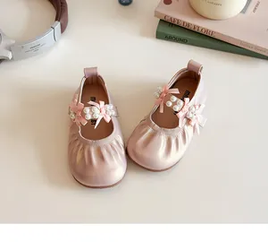 Détails des chaussures Mary Jane roses pour filles avec perles, nœuds et bord élastique