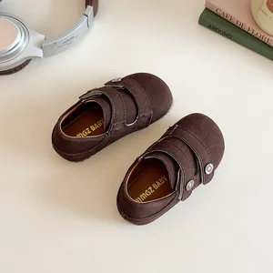 Scarpe classiche per bambini in pelle scamosciata marrone scuro con doppio velcro