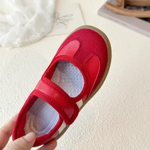 Rode Mary Jane kinderschoenen met klittenband en antislipzool voor dagelijks comfort