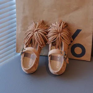 Chaussures Mary Jane en daim kaki pour filles avec franges et bride à boucle chic