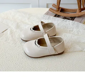 Détails des chaussures Mary Jane crème pour fille avec perles et fermeture velcro