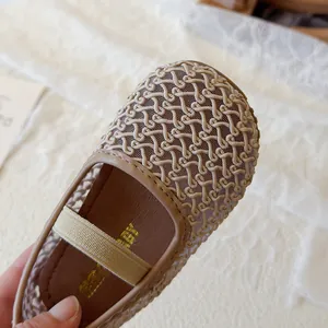 Girl's breathable mesh flat shoes in beige with elastic straps for easy wear
