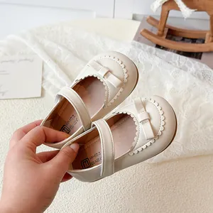 Beige Mary Jane Schuhe für Mädchen mit Schleife und Wellenrand für Kinder